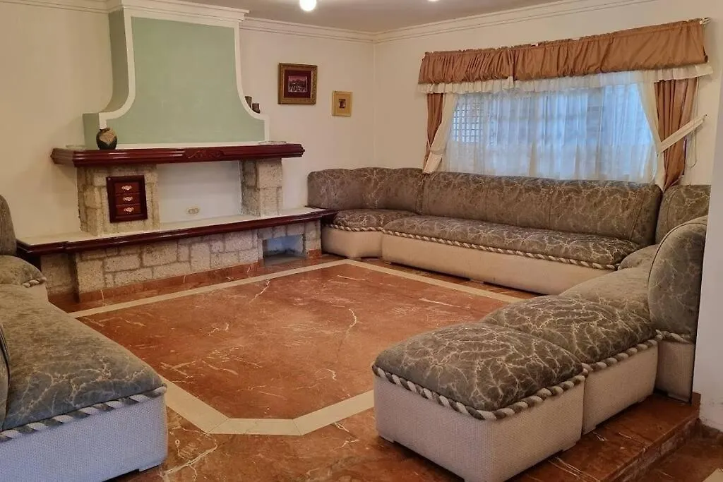 ヴィラ Quinta De Lujo En Challuabamba, Cuencaヴィラ